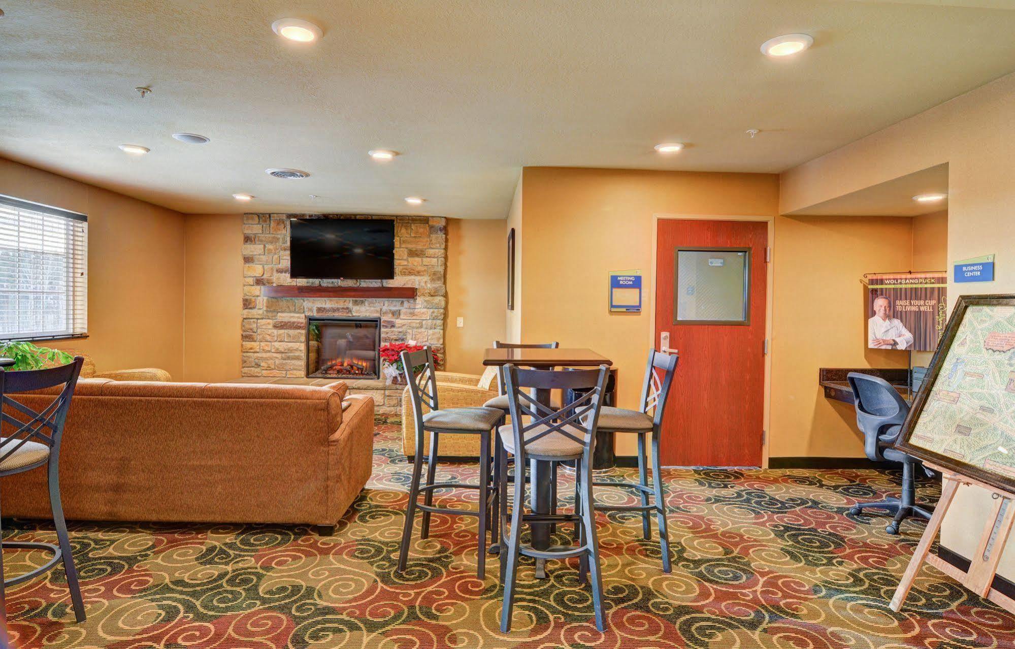 Cobblestone Hotel & Suites - Punxsutawney Kültér fotó