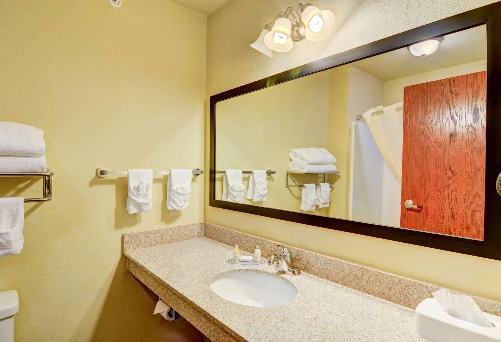Cobblestone Hotel & Suites - Punxsutawney Kültér fotó