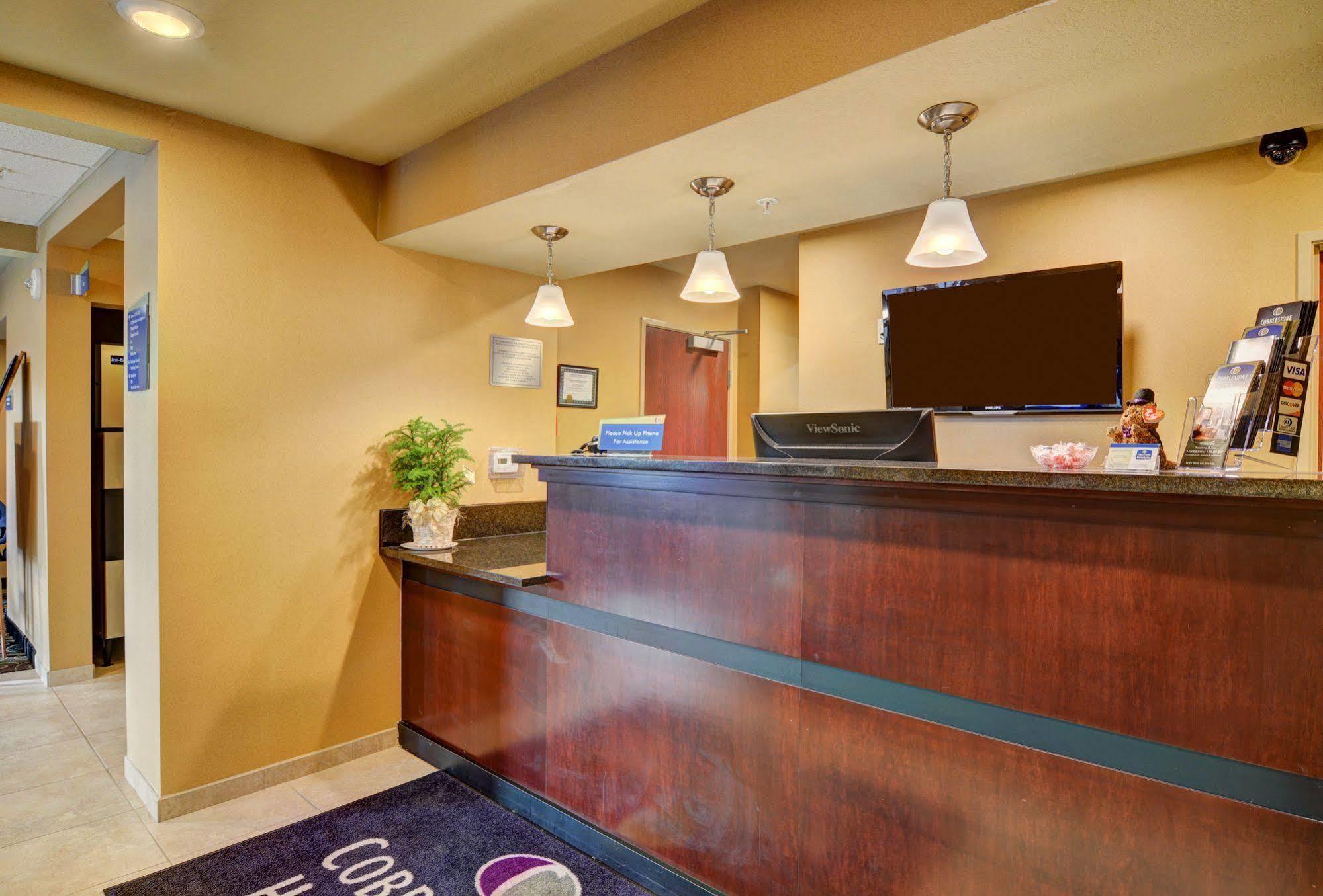 Cobblestone Hotel & Suites - Punxsutawney Kültér fotó