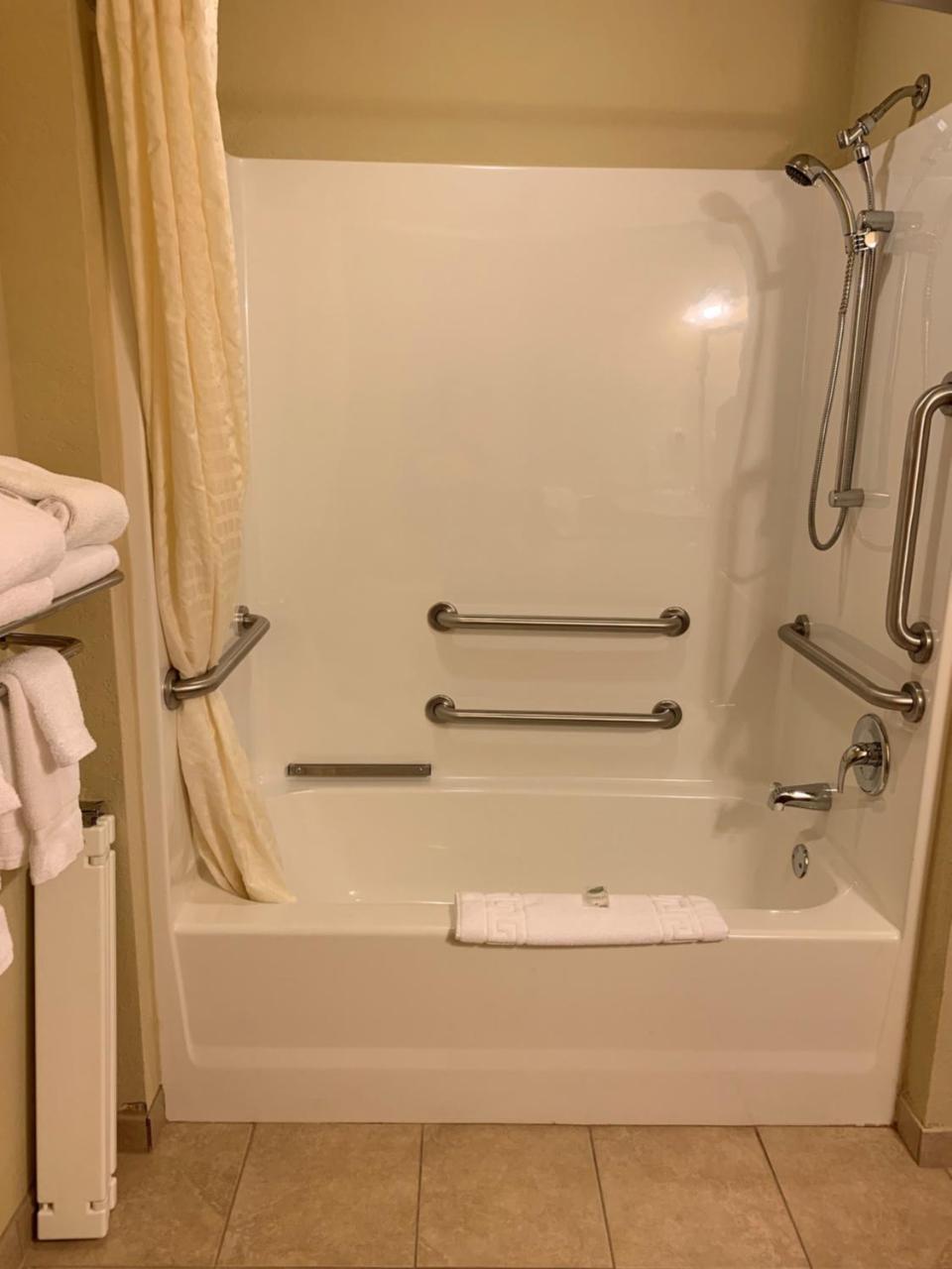 Cobblestone Hotel & Suites - Punxsutawney Kültér fotó